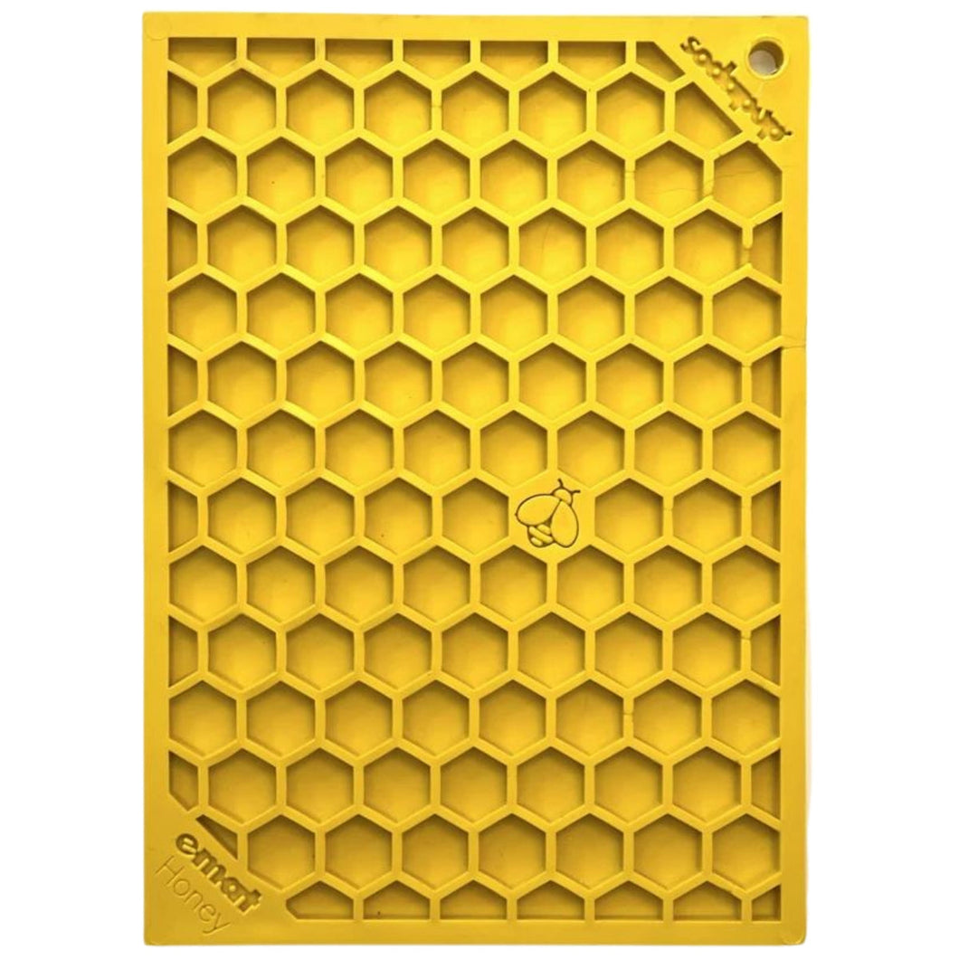 Honeycomb eMat Enrichment Lick Mat