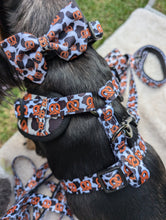 Load image into Gallery viewer, Pretzel Weiner - Collars with Bow
